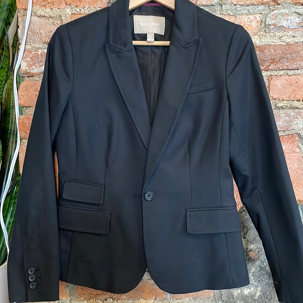 Banana Republic Women’s Black Fitted Blazer Size 4P